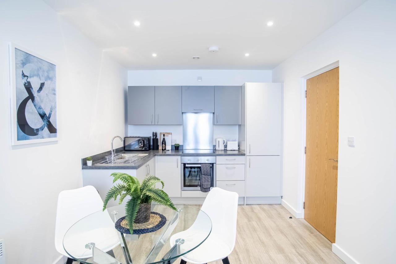 Luxury Apartments Available Next To Train Station - The Wallgate Apartments Wigan - Free Parking Εξωτερικό φωτογραφία