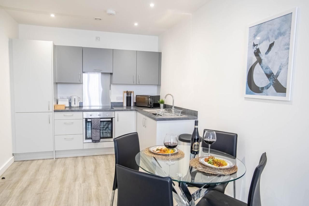 Luxury Apartments Available Next To Train Station - The Wallgate Apartments Wigan - Free Parking Εξωτερικό φωτογραφία