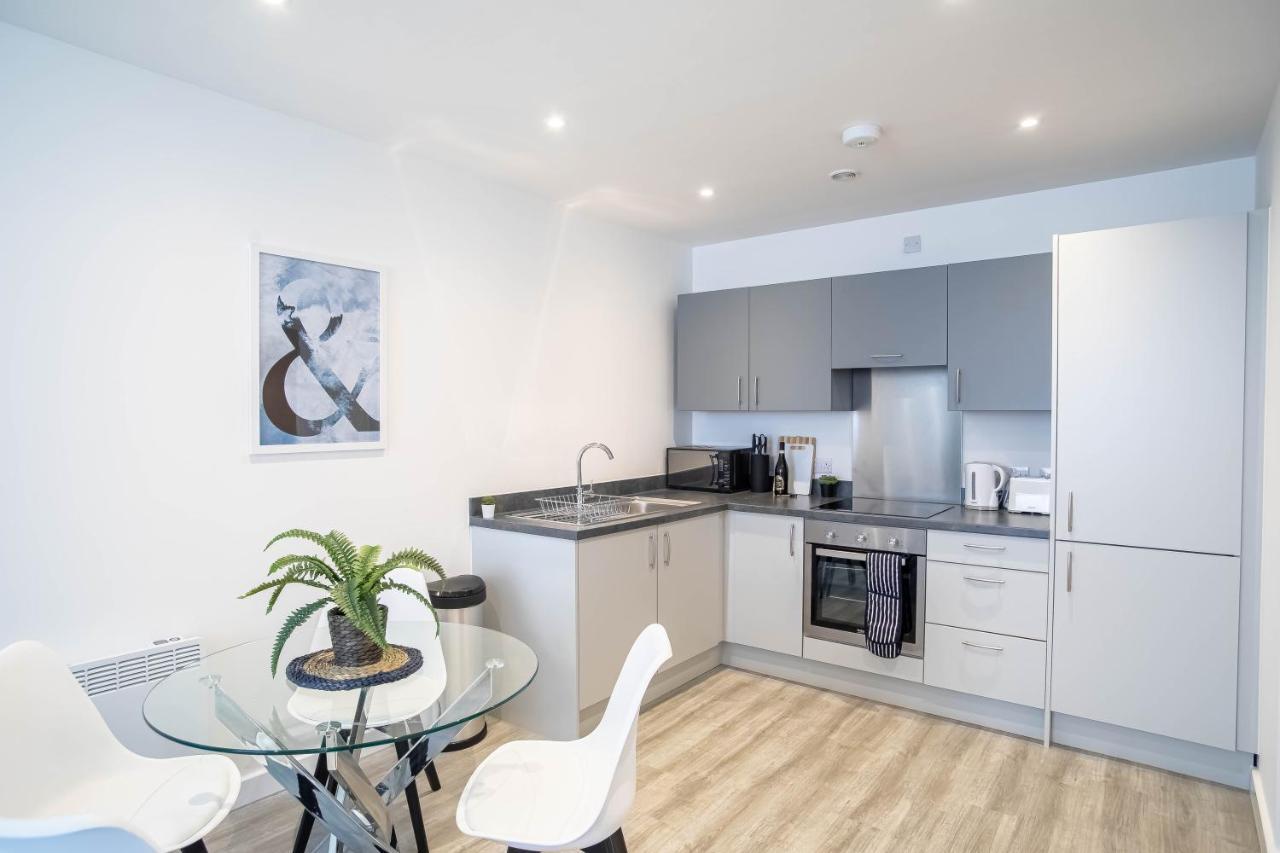 Luxury Apartments Available Next To Train Station - The Wallgate Apartments Wigan - Free Parking Εξωτερικό φωτογραφία
